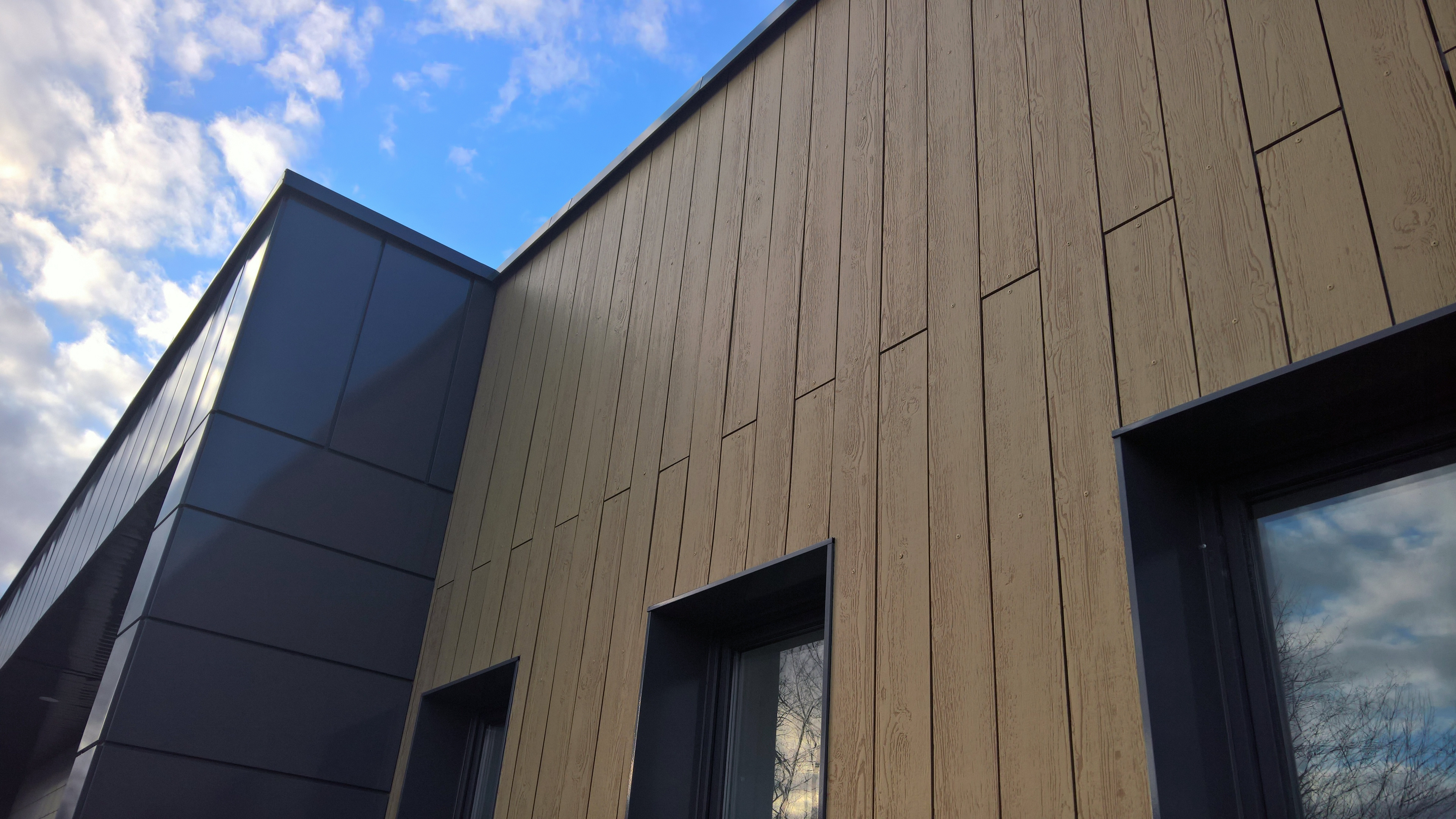 Os 5 principais benefícios da cerca WPC para o seu jardim