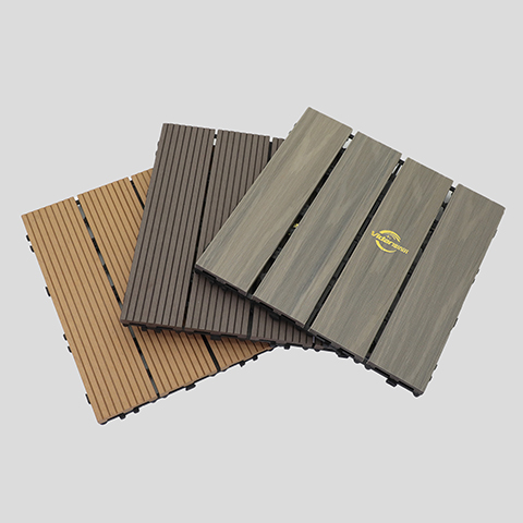 O deck composto ganha arranhões facilmente?