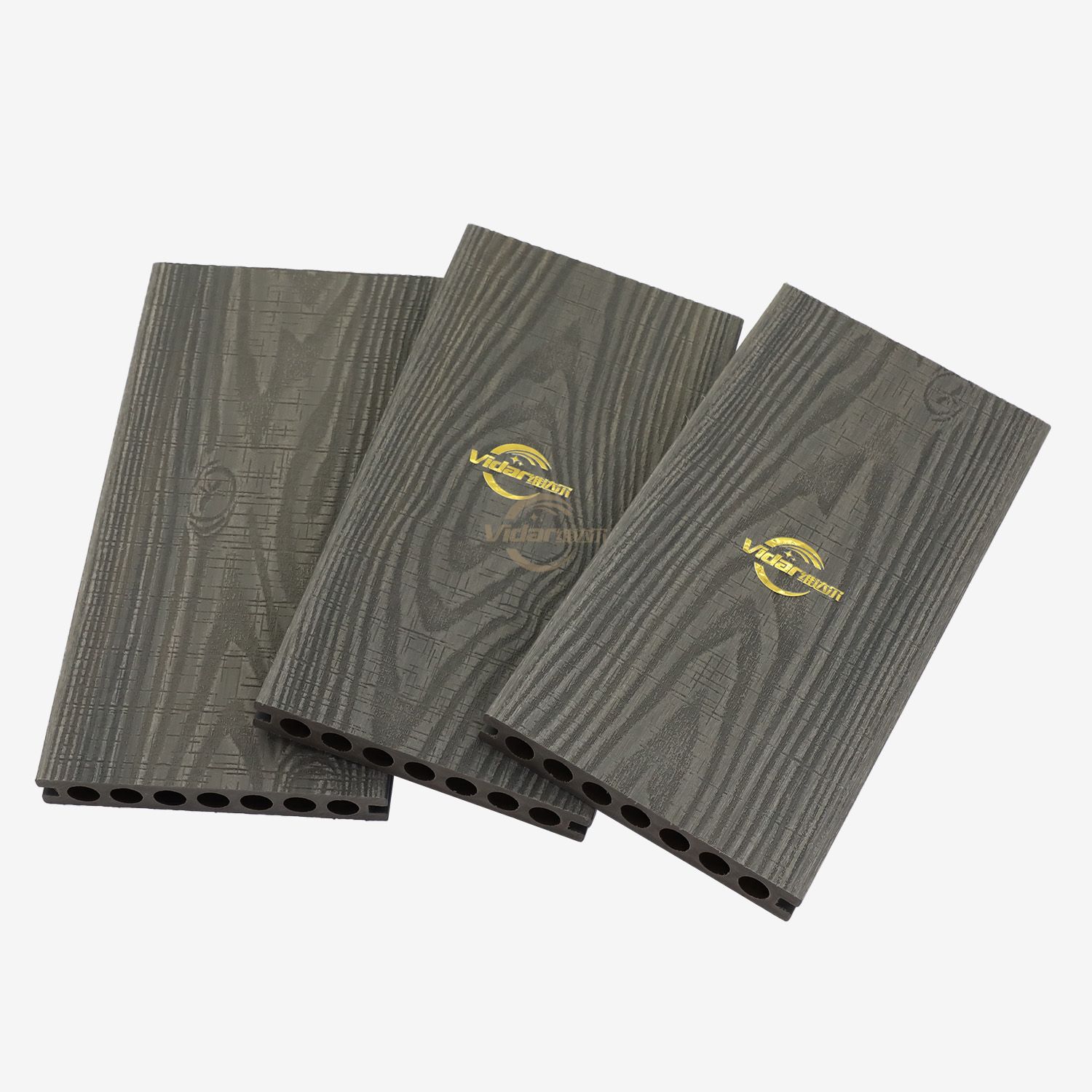 O que torna o deck WPC adequado para passarelas ribeirinhas?